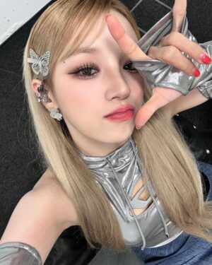 Song Yuqi Instagram - HBD to the super star🤔️