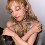 Song Yuqi Instagram – Safe and sound 😜