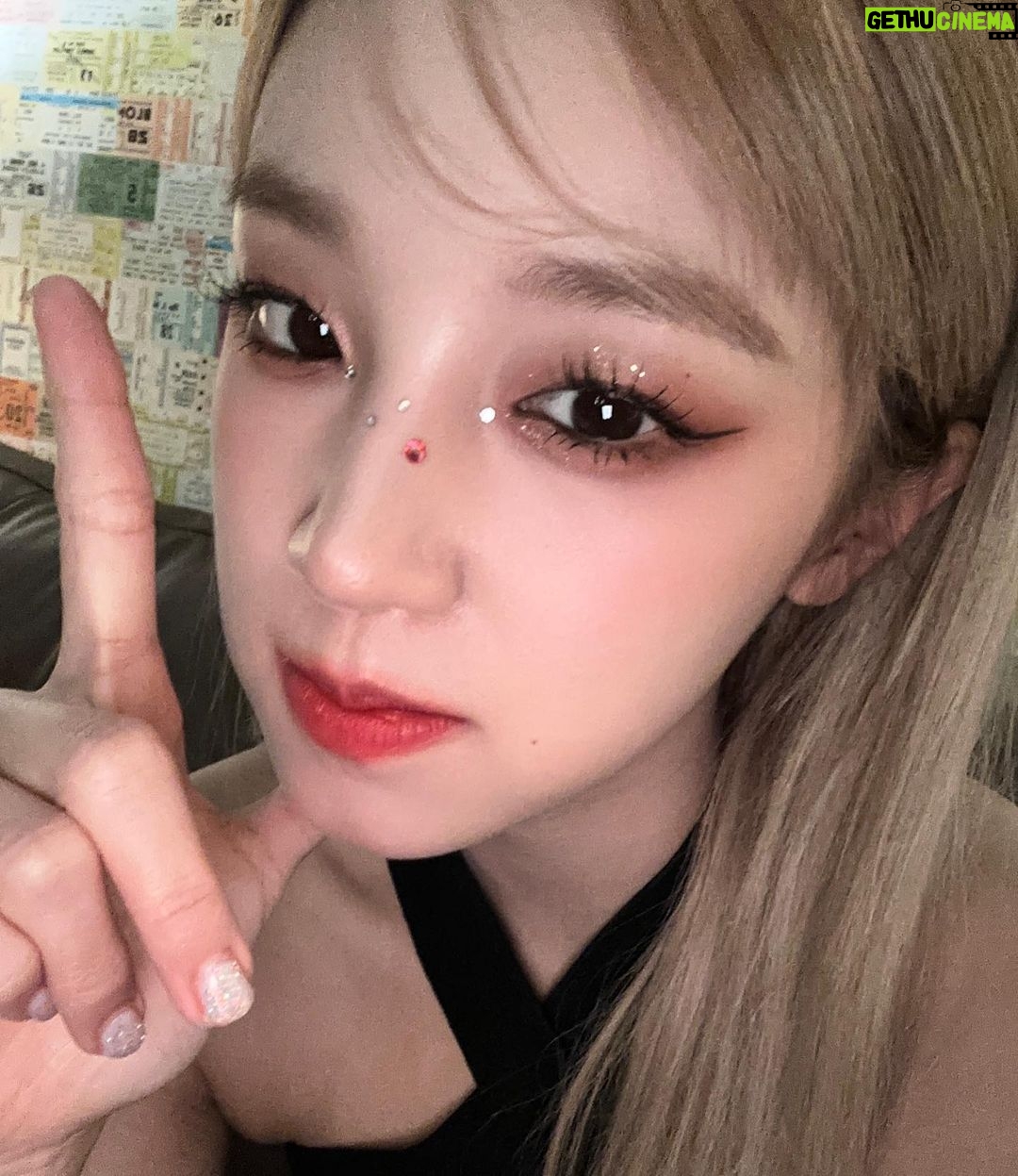 Song Yuqi Instagram - Incredible Atlanta!!! Already miss u guys 🥹 Let’s keep going!! See you tomorrow, Chicago 🤟🏻 Atlanta, Georgia