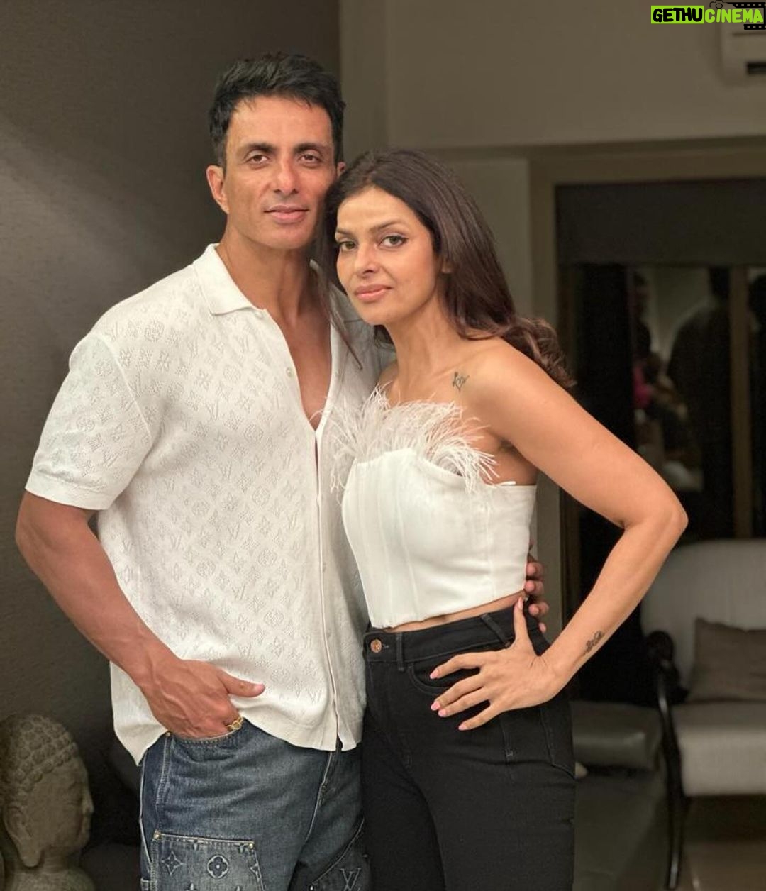 Sonu Sood Instagram - Happy birthday Sonali. @sonalisood04 🤍 Thanks for always being my support system. Love u loads ❤️❤️❤️❤️