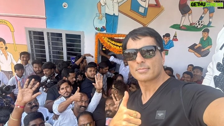 Sonu Sood Instagram - Build schools for the poor to make our country even stronger. 🇮🇳 Adopt kids who can’t study. Support schools who need you. Good job my brother @siddureddykandakatla #supporteducation #school #education
