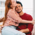 Sophia Abrahão Instagram - Chega de suspense, né? Sabe aquela novidade que a gente tava querendo muito compartilhar com vocês? Então, é agora! Depois de muitos anos, nós vamos contracenar juntos num projeto muito especial: “Caminhos do Amanhã”… É uma novela da @brasil.shell que traz Laura e Bruno (nós dois 😂) como um jovem casal que se depara com uma grande notícia: a chegada de seu primeiro filho. Dentre todas as preocupações de pais de primeira viagem, um questionamento começa a rolar: que futuro queremos proporcionar para nosso filho? O resto a gente não vai contar pra não perder a emoção, e claro, porque a gente ama um suspense ☺️ Curtiram? Fiquem ligados porque daqui a pouco a gente compartilha o primeiro capítulo! #CaminhosDoAmanhã #EnergiaQueVemDaGente