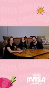 Sophia Abrahão Instagram - Semana de estreia do #BBB24 e também da nova temporada do #AvisaChegando, que chegou com tudo trazendo um convidado expert no assunto: @dantinhas.dantinhas 🎙️❤️ Se você assim como a gente ama reality show, esse programa é pra você. Um papo muito descontraído sobre fama, exposição, fofoca e muito mais. Daqui a pouco, as 20h, tem episódio novo no canal. Aproveita pra se inscrever e ativar o sininho pra não perder nada! ~ (O link tá na bio), e claro, AVISA CHEGANDO 😉 #videocast #fama #exposição #sophiaabrahao #marianamolina #dantinhas