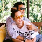 Sophia Abrahão Instagram - amor, como pode? 9 anos juntos e o amor que sinto por você só cresce! não consigo lembrar como eu era antes de você e também não consigo imaginar um futuro sem vc ao meu lado. nossa parceria é imbatível, a gente forma um time tão forte, tão resiliente que às vezes nem acredito que te encontrei. em 9 anos, crescemos juntos e aproveitamos cada fase da nossa jornada. construímos um lar do nosso jeitinho, cheio de amor e parceria. e hoje, nossa família é o meu bem mais precioso. e nunca se esqueça que eu estou aqui para te apoiar, te ouvir e te amparar em todos os momentos, porque o nosso amor é alicerce para superarmos juntos qualquer desafio que a vida nos apresentar. tô aqui sempre! tô ansiosa para caminhar ao seu lado e continuar construindo uma vida com você, meu porto seguro. que venham muitos anos de risadas e amor pela frente! te amo muito ❤️
