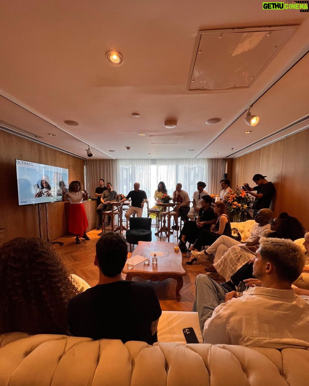 Sophia Abrahão Instagram - Dia de Reunião com o time da @meta pra falar um pouco sobre as novidades das plataformas. Conhecemos também o vice-presidente de parcerias do Instagram, @charlesporch. Além de reencontrar muita gente querida! Foi um papo ótimo ❤️ Muito obrigada pelo convite @felipekozlowski @_nathcabral :) Hotel Emiliano