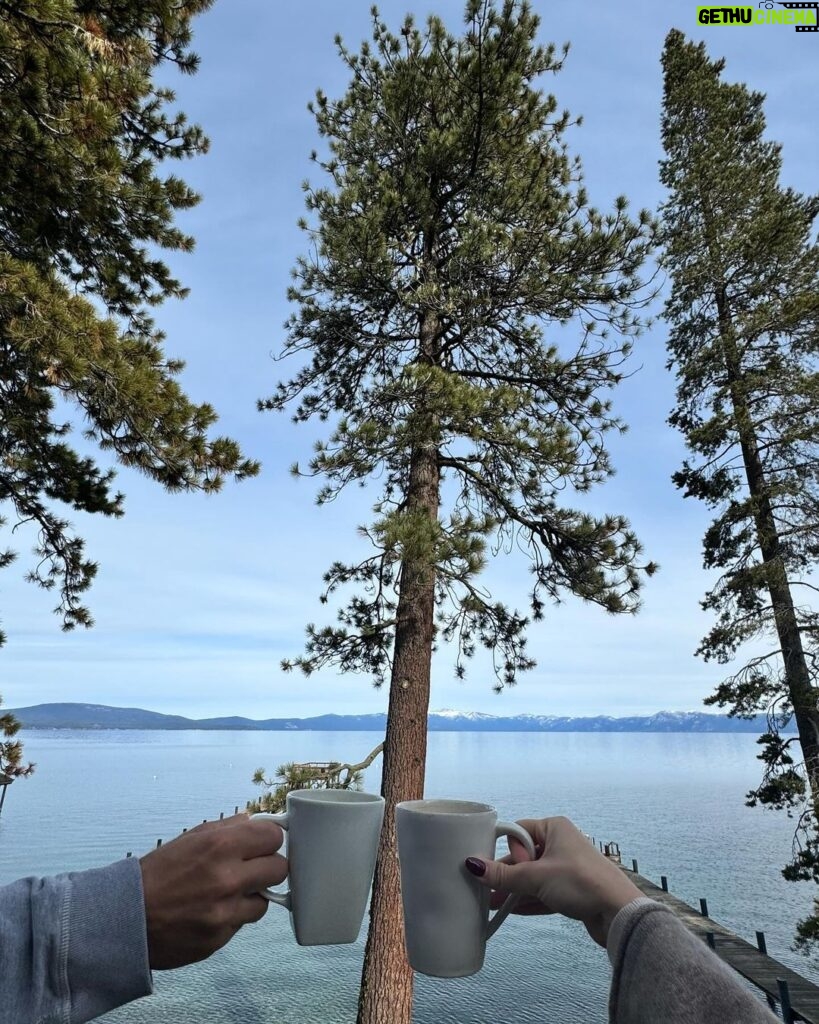 Sophia Culpo Instagram - No service, happy about it Lake Tahoe