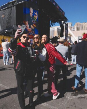 Sophia Culpo Instagram - Such a special weekend with friends and fam♥️♥️♥️