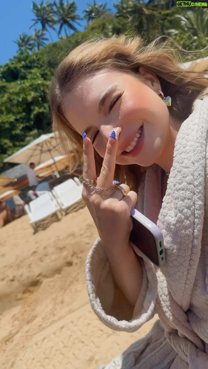 Sophia Valverde Instagram - De hoje 🏖️ a caminho de uma gravação super divertida 🎬❤️ Quem aí está ansioso pra assistir esse filme? Tá ficando o máximo 🍿 #missaoportoseguro #cinemanacional #glaz #amo #actress #movie Bahia