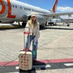 Sophia Valverde Instagram - Voltando aos poucos a fazer o que amooooo: VIAJAR ✈️ Só gratidão ao @lito e a @milaseidl por todo acompanhamento nesse processo de perder o medo de voar de avião! Partiu Bahia 🎬✈️❤️ #amo #aviao #airplane #photooftheday #viagem #obrigadaDeusPorTudo