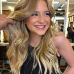 Sophia Valverde Instagram - Deixe a vida te surpreender… 🤍 Cabelo: @jacksonnunesoficial e equipe Make: @gleicabeauty Local: @injack.cps #photooftheday #hairstyle #instaphoto #happiness #instalove IN Jackson Nunes