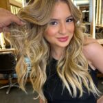 Sophia Valverde Instagram - Deixe a vida te surpreender… 🤍 Cabelo: @jacksonnunesoficial e equipe Make: @gleicabeauty Local: @injack.cps #photooftheday #hairstyle #instaphoto #happiness #instalove IN Jackson Nunes