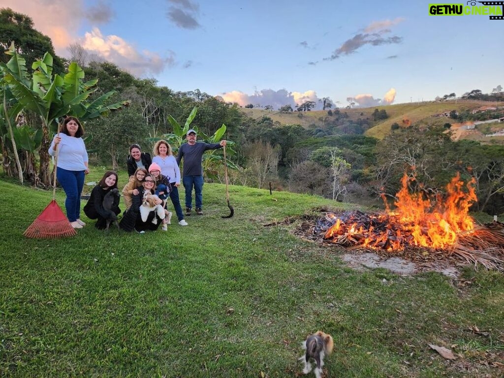 Sophia Valverde Instagram - De um final de semana perfeito com a família ❤ #sitio #familia #fimdesemana #amo #photography #instaphoto Minas Gerais