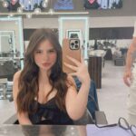 Sophia Valverde Instagram - Amando esse cabelo que fiz para um evento maravilhoso que participei no sábado ❤️ E o @ronalldoalvess foi o responsável por esse cabelo incrível 🤩 É uma técnica de extensão capilar invisível, super confortável e que fica super natural ❤️ Eu amei e vcs?❤️ #reels #reelslovers #megahair #extensaocapilar #reelsinstagram #fashion #hair #hairstyle IN Jackson Nunes São Paulo