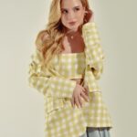 Sophia Valverde Instagram – Aqui vcs que escolhem: foto 1, 2, 3 ou 4? 

Uma quarta feira linda pra todos vcs 💛

#photography #photo #amo #look #styling #love