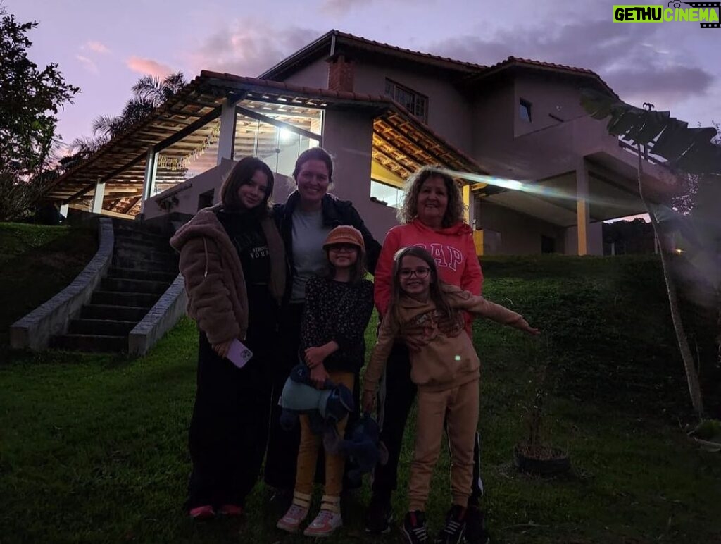 Sophia Valverde Instagram - De um final de semana perfeito com a família ❤ #sitio #familia #fimdesemana #amo #photography #instaphoto Minas Gerais