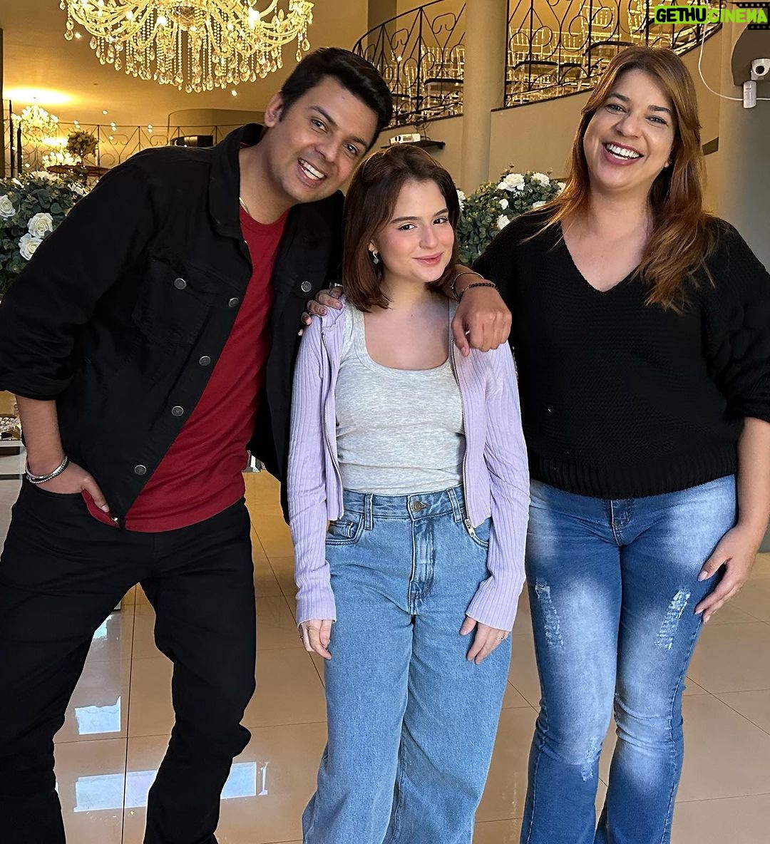 Sophia Valverde Instagram - Da última quinta 💜 #amo 18 anos chegando 🎉 Preciso de ideias para a decoração da festa 🥳 coloquem nos comentários as ideias de vcs 😉🎉🎂 @carolqueirozassessoria @felippesn @casabertolazzi #18 #18tão #sophiavalverde #tachegando #photooftheday #festa #aniversario
