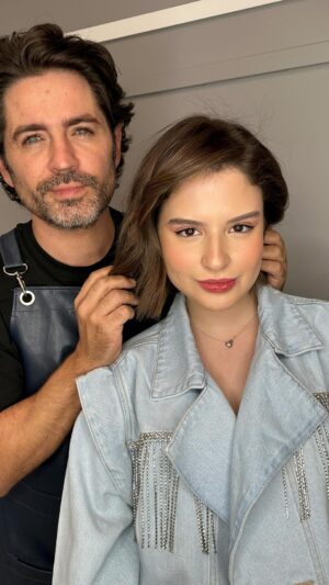 Sophia Valverde Instagram - A minha mais nova versão ♡

Completamente apaixonada pelo meu novo visual feito pelo @jacksonnunesoficial ♡

#newhair #hair #visual #reels #reelslovers #love #hairstyle