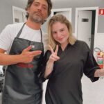 Sophia Valverde Instagram - Desde 2020 com o mesmo corte de cabelo… agora resolvi mudar 💇‍♀️🥰 O @jacksonnunesoficial cuida dos meus cabelos desde 2014… são anos que deixo com ele todo esse cuidado com o meu cabelo! Mudar faz bem 🤍 esse não foi o resultado final… mas aos poucos vou colocando aqui a minha nova versão dessa nova Sophia que tá começando 💟 Inspiração dessa primeira parte da mudança foi na personagem Melanie Colie ( @lucyhale ), no filme: “A Ilha da Fantasia”… que assisti 3 vezes seguidas nos últimos dias ❤️ Em breve mostro o resultado final ♾️🦋 #newhair #hairstylist #amo #mudança #cabelo #mudarfazbem #amei #reelslovers #reels IN Jackson Nunes São Paulo