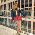 Sophia Valverde Instagram - Finalzinho de janeiro 💗 O que mais vcs curtiram me acompanhando aqui no Rio? 🏖️🎞️😇 Que mês maravilhoso 🙌🏻 Vem fevereiro que tô te esperando 😍😵‍💫🙃 #praia #riodejaneiro #amo #janeiro #fevereiro #obrigadaDeus #style Rio de Janeiro, Rio de Janeiro
