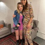 Sophia Valverde Instagram - Ontem conheci a maravilhosa @monicamartelli ❤️ Sou muito fã e foi especial demais assistir a peça: “Minha Vida em Marte” que está em cartaz no Teatro Casa Grande, no Leblon, até o dia 29 de Janeiro 🎭 Quem mora no Rio ou está passeando por aqui precisa ir ver a peça! Está incrível 🥰 Amei e já quero voltar ❤️ Look especial da @bynv 💜 #monicamartelli #teatro #riodejaneiro #rj #fã #nv #instafashion #lookdodia #photooftheday #cariocando #minhavidaemmarte