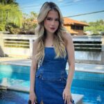 Sophia Valverde Instagram – Final de tarde lindo por aqui ❤️ 

E vcs escolhem: foto 1, 2 ou 3? 

Cabelo: @elsocamargo 
Make: @natashatartour 

#photooftheday #fimdetarde #amo #lookdodia #happiness #love