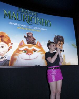Sophia Valverde Instagram - Hoje é um dia muito importante pra mim porque HOJE estreia @ograndemauricinho 🍿🎞️❤️

E quero muito que todos vocês vejam essa animação que está nos cinemas de todo Brasil 🐈

Dublei a personagem Marina a convite da @imagemfilmes e com a direção do maravilhoso @manoloreyoficial 🎧🎤🎬

Quem assistir me avisa e me conte o que achou 🥰

Só gratidão! Sempre! Obrigada Deus por TUDO 🙌🏻

#ograndemauricinho #dublagem #cinema #movie #actress #gratidão