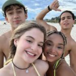 Sophia Valverde Instagram - Finalzinho de janeiro 💗 O que mais vcs curtiram me acompanhando aqui no Rio? 🏖️🎞️😇 Que mês maravilhoso 🙌🏻 Vem fevereiro que tô te esperando 😍😵‍💫🙃 #praia #riodejaneiro #amo #janeiro #fevereiro #obrigadaDeus #style Rio de Janeiro, Rio de Janeiro