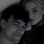 Sophia Valverde Instagram - A melhor pessoa que Deus poderia ter colocado na minha vida esse ano 🤍 @rafaalmeida - eu te amo tanto que eu não sei nem explicar, as vezes não consigo me expressar direito com palavras mas vou tentar. Ontem você me perguntou o que eu vi em você, e eu vi você, simplesmente você! A pessoa incrível e maravilhosa que você é. Lindo, fofo, romântico, engraçado, paciente, forte, autêntico, maravilhoso, talentoso, amoroso e muito mais. Eu só tenho a agradecer a você. Amo quando a gente sai e vai no cinema, e as vezes não assistimos o filme, amo quando a gente sai para jantar, amo quando a gente fica em casa, amo quando vou para sua casa, acho que resumindo amo estar com você. Você é uma pessoa muito especial e eu te amo muito Feliz 0.1 🩶 #reelslovers #meunamorado #1mes #amo #reels #happiness