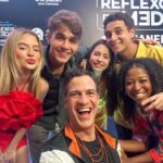 Sophia Valverde Instagram - Hoje é um dia especial: dia de estreia nacional do filme “Turma da Mônica Jovem: Reflexos do Medo” ❤️ Hoje só tem GRATIDÃO dentro do meu coração porque interpretar a Mônica foi mais um PRESENTE de Deus na minha vida! Então sou muito grata a Ele SEMPRE 🙌🏻 Espero que todos vcs vão ao cinema para assistir o filme com suas famílias, amigos e até mesmo sozinhos! Se divirtam pois o filme foi feito com nosso coração! Divulguem para quem não sabe que estreia hoje! E quem for assistir, tire foto, poste no feed e me marque que vou tentar comentar o máximo que conseguir nas fotos ❤️ A quem sempre esteve ao meu lado, o meu muito obrigada: família, amigos, fãs e fanclubes! Amo todos vcs! Agradeço tb a todos da equipe, direção (@mauricioeca ), a todos da MSP ( @mauriciodesousaproducoes e @mauricioaraujosousa ) a @monicasousa , a @rubiprodutora ,ao pessoal do @primeiroplanocom , ao produtor de elenco @addcasting , aos preparadores @michel_e_teca e a todos envolvidos! Pq é muita gente mesmo! Amo cada um de vcs tb! Viva Turma da Mônica Jovem - o grande dia chegou! #amo #turmadamonica #turmadamonicajovem #cinema #Brasil
