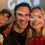 Sophia Valverde Instagram - Hoje é um dia especial: dia de estreia nacional do filme “Turma da Mônica Jovem: Reflexos do Medo” ❤️ Hoje só tem GRATIDÃO dentro do meu coração porque interpretar a Mônica foi mais um PRESENTE de Deus na minha vida! Então sou muito grata a Ele SEMPRE 🙌🏻 Espero que todos vcs vão ao cinema para assistir o filme com suas famílias, amigos e até mesmo sozinhos! Se divirtam pois o filme foi feito com nosso coração! Divulguem para quem não sabe que estreia hoje! E quem for assistir, tire foto, poste no feed e me marque que vou tentar comentar o máximo que conseguir nas fotos ❤️ A quem sempre esteve ao meu lado, o meu muito obrigada: família, amigos, fãs e fanclubes! Amo todos vcs! Agradeço tb a todos da equipe, direção (@mauricioeca ), a todos da MSP ( @mauriciodesousaproducoes e @mauricioaraujosousa ) a @monicasousa , a @rubiprodutora ,ao pessoal do @primeiroplanocom , ao produtor de elenco @addcasting , aos preparadores @michel_e_teca e a todos envolvidos! Pq é muita gente mesmo! Amo cada um de vcs tb! Viva Turma da Mônica Jovem - o grande dia chegou! #amo #turmadamonica #turmadamonicajovem #cinema #Brasil
