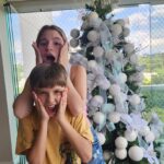 Sophia Valverde Instagram - Muita gratidão por mais um Natal em família ❤️ Sorrisos verdadeiros que estarão sempre na nossa memória 🙏🏻 obrigada Deus por TUDO 🙌🏻 PS: essa música tem história kkkkk #amooooo #feliznavidad #familia #amo #diversão #natal2023 #natal #JesusVive #happiness #photooftheday