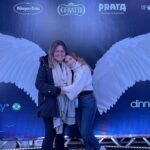 Sophia Valverde Instagram - Essa vai para a melhor mãe do mundo! Essa é a minha mãe! Para quem não a conhece, ela é uma pessoa incrível, linda, maravilhosa, fofa, brilhante, forte (e como é forte) e muitos mais. Ela me ensinou tudo que eu sei ate hoje, e sou a pessoa que sou também por influência dessa pessoa maravilhosa, ela sempre cuidou de mim, e eu tento cuidar dela também, sempre me acompanhou em tudo, parou sua vida para me ajudar na minha, então quero que você saiba que eu te amo, e eu sou muito grata a você e a tudo que você fez por mim, desculpa por tudo também mesmo do fundo do meu coração viu sério, mas muito obrigada por tudo. Feliz aniversário, muitos anos de vida e que Deus te abençoe muito sempre. Que você consiga realizar todos os seus sonhos, e se eu estiver neles, com certeza eu vou querer estar e te acompanhar em todos eles. Você é a pessoa mais importante para mim. Te amo muito!