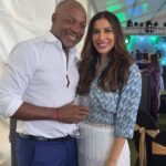 Sophie Choudry Instagram - It’s not everyday that the legend Kapil Dev endorses you or the iconic Brian Lara takes you for a spin!! Blessed to be able to do what I love and make people smile & dance❤️🎤 #giglife #sophielive #kapildev #brianlara #gratitude #love my job #stagestyle #teamsophie #photodump #videodump #sophiechoudry JW Marriott Bengaluru Prestige Golfshire Resort & Spa