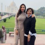 Sophie Choudry Instagram - Where love, beauty & magnificence intertwine ♾️🤍 Seeing her as the sun faded and the dark skies appeared was beyond breathtaking… #tajmahal #agra #symboloflove #mumtazmahal #shahjahan #sophiechoudry #winter #december #incredibleindia 📸 @harryrajput64 Taj Mahal