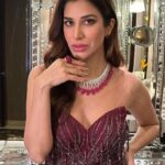 Sophie Choudry Instagram – Another day, another gig 🎤🎵 #gratitude #giglife

Outfit @bhawnaraoluxury 
Styling @tanimakhosla 
Necklace and ring  @maiiarabymn 
Earrings @hybajewels 
HMU @ambereenyusuf 

#redredwine #redcarpetlook #bathroomdiaries #bts #sophiechoudry #styleinspo