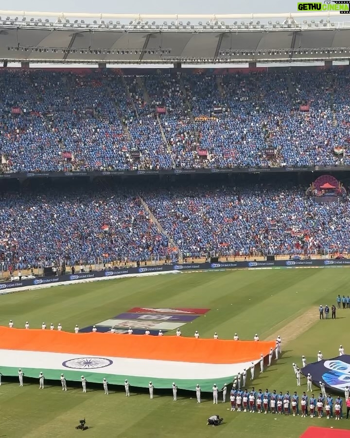 Sophie Choudry Instagram - Yesterday was a day filled with highs and lows…ultimately it was not meant to be but so proud of the boys for the incredible tournament they’ve played with heart, soul and grit🩵 Congratulations Australia.. you were just too good yest! Jaldi milenge🙏🏼 #bleedblue #teamIndia #viratkohli #modi #sophiechoudry Thank you @advocateashishshelar 🙏🏼🤗 Narendra Modi Stadium - Ahmedabad