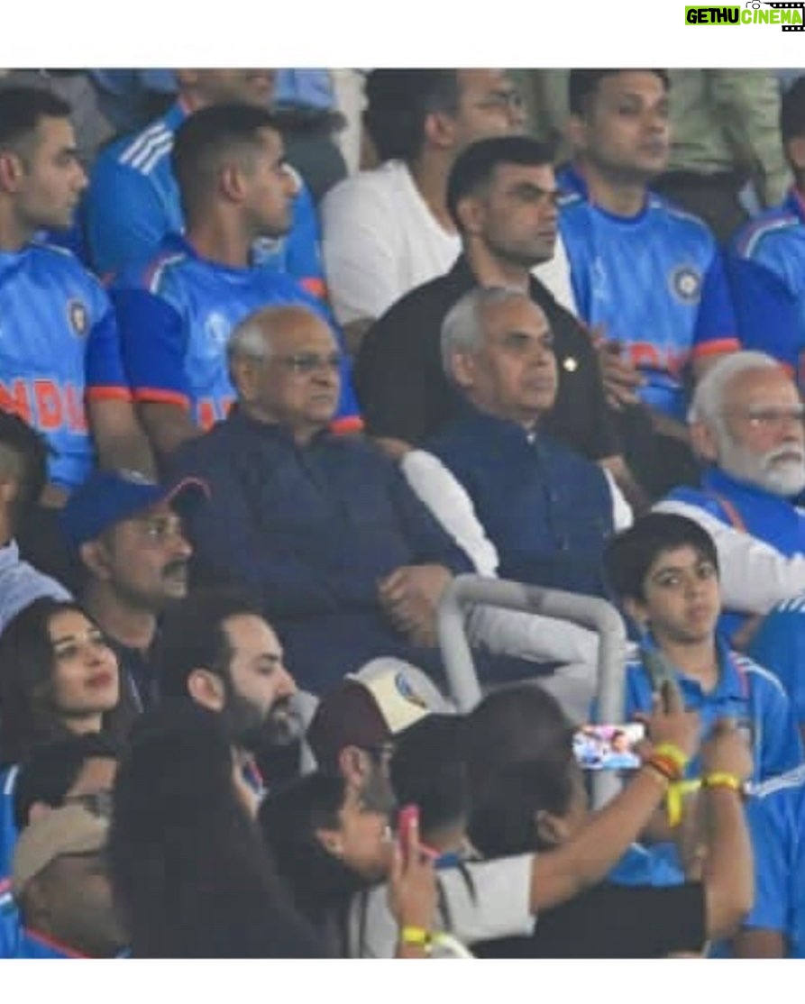 Sophie Choudry Instagram - Yesterday was a day filled with highs and lows…ultimately it was not meant to be but so proud of the boys for the incredible tournament they’ve played with heart, soul and grit🩵 Congratulations Australia.. you were just too good yest! Jaldi milenge🙏🏼 #bleedblue #teamIndia #viratkohli #modi #sophiechoudry Thank you @advocateashishshelar 🙏🏼🤗 Narendra Modi Stadium - Ahmedabad
