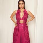 Sophie Choudry Instagram - May you be blessed with love & prosperity not just today but everyday! Happy Diwali from me & mine🪔💥❤️🐶 Outfit @farazmanan 😘❤️ Jewels @farahkhanali @farahkhanworld Makeup @divyachablani15 Hair @ambereenyusuf 📸 @visualaffairs_va #diwali #happydiwali #diwalilook #desigirl #styleinspo #farazmanan #redhot #sophiechoudry #dogmom