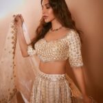 Sophie Choudry Instagram – Colour me pretty☺️ 
Loved wearing this for the final day of Navratri @raasrangthane 

Tku for this gorgeous look
Outfit @gopivaiddesigns 
HMU @ambereenyusuf 
Jewellery @azotiique 
📸 @kadamajay 🤎

#navratri #dusshera #lehenga #desigirl #prettiness #styleinspo #beautyinspo #gopivaid #sophiechoudry