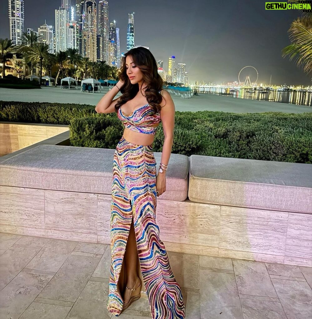 Sophie Choudry Instagram - Candy crush 🍭 #dubainights #weddingdiaries Thank you @surilyg for this gorgeousness #20yearsofsurilyg #styleinspo #sophiechoudry #dubai #candycrush The One And Only Royal Mirage