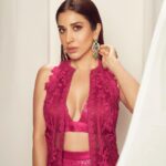 Sophie Choudry Instagram - May you be blessed with love & prosperity not just today but everyday! Happy Diwali from me & mine🪔💥❤️🐶 Outfit @farazmanan 😘❤️ Jewels @farahkhanali @farahkhanworld Makeup @divyachablani15 Hair @ambereenyusuf 📸 @visualaffairs_va #diwali #happydiwali #diwalilook #desigirl #styleinspo #farazmanan #redhot #sophiechoudry #dogmom