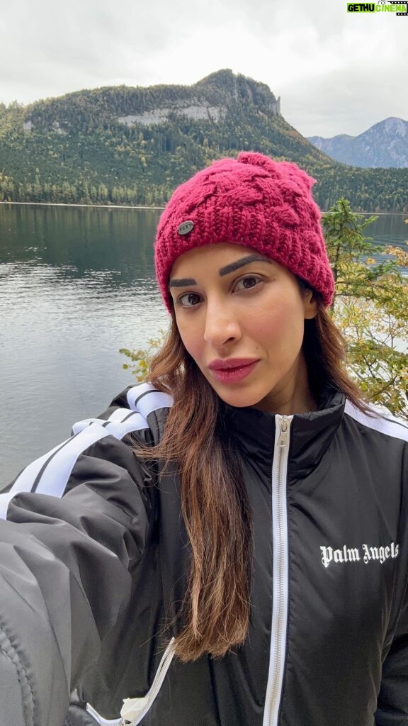 Sophie Choudry Instagram - “In every walk with nature one receives far more than he seeks.” –John Muir. #mothernature #nature #mountains #altaussee #austria #lake #positivevibesonly #gratitude #yehhaseenwaadiyan #sophiechoudry