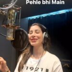 Sophie Choudry Instagram - This song’s been on my mind so did a lil version… You sang it so beautifully @vishalmishraofficial Uff 🩷 #pehlebhimain #animal #coversong #trendingsongs #sophiechoudry Thanku for the track @djnafizzofficial Thanks Samir @studio5o4 🩷