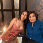 Sophie Choudry Instagram - Cake, laughs and love!! Grateful for all I have and for all that is to come🎂🩷 Tku for the love everyone! #bdaygirl #reverseageing #birthdaycake #sophiechoudry #ifeelspecial #happybirthday