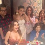 Sophie Choudry Instagram - Cake, laughs and love!! Grateful for all I have and for all that is to come🎂🩷 Tku for the love everyone! #bdaygirl #reverseageing #birthdaycake #sophiechoudry #ifeelspecial #happybirthday