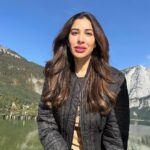 Sophie Choudry Instagram - When nature, fresh air & natural light are your filters💙 #nofilterneeded #missingthemountains #sundayvibes #naturallight #naturalbeauty #mothernature #winterfeels #altausse #mayrlife #sophiechoudry #gratitude #mountains Mountains