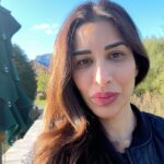 Sophie Choudry Instagram - When nature, fresh air & natural light are your filters💙 #nofilterneeded #missingthemountains #sundayvibes #naturallight #naturalbeauty #mothernature #winterfeels #altausse #mayrlife #sophiechoudry #gratitude #mountains Mountains