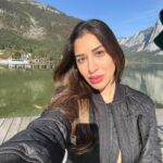 Sophie Choudry Instagram - When nature, fresh air & natural light are your filters💙 #nofilterneeded #missingthemountains #sundayvibes #naturallight #naturalbeauty #mothernature #winterfeels #altausse #mayrlife #sophiechoudry #gratitude #mountains Mountains