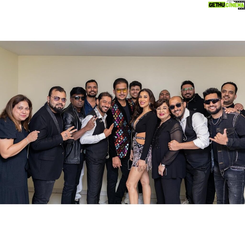 Sophie Choudry Instagram - Woohoo!!! Bringing in 2024 doing what I love best with my incredible team & an amazing audience!!! May we all get to do more of what we love this year! Health & happiness guys! Big love🥳🥳❤️❤️ #hello2024 #happynewyear #countdown #giglife #sophielive #sophiechoudry #teamsophie #newyear #makingmemories #readyfor2024 #gratitude Tku @thedeltindaman @hardikd1612 @vaibhavmota @deltin_life 💕 Tku @thecamshutter for the amazing images And my incredible team.. love you and grateful for all of you!! My band (Hanif, Aslam, Firoz, Nafis, keyur, Vinay, Nilesh, Tuhin), my dancers & choreographers Vinod, Sumeet, (Rupali, Neha, Sagar, Niket), Sound, lights, graphics (Jitu, Almas, Saaya), My dearest Jerry , Amber, Santosh and above all Ma (I love you tons)💕💕💕