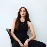 Sophie Turner Instagram - The Cut — with my fave @jessicachastain 📸 @oliviamalone 👗 @kateyoung 💇‍♀️ @gregoryrussellhair 💄 @georgieeisdell 💅 @jolene.b.nails ✂️ Susie Kourinian 👗 assisted by @laurenjeworski 🎥 @homeagency